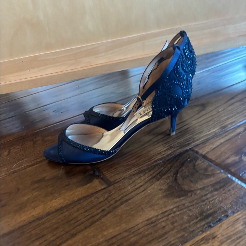 Badgley Mischka Gillian Mid Heel – Navy Satin, Size 7.5
